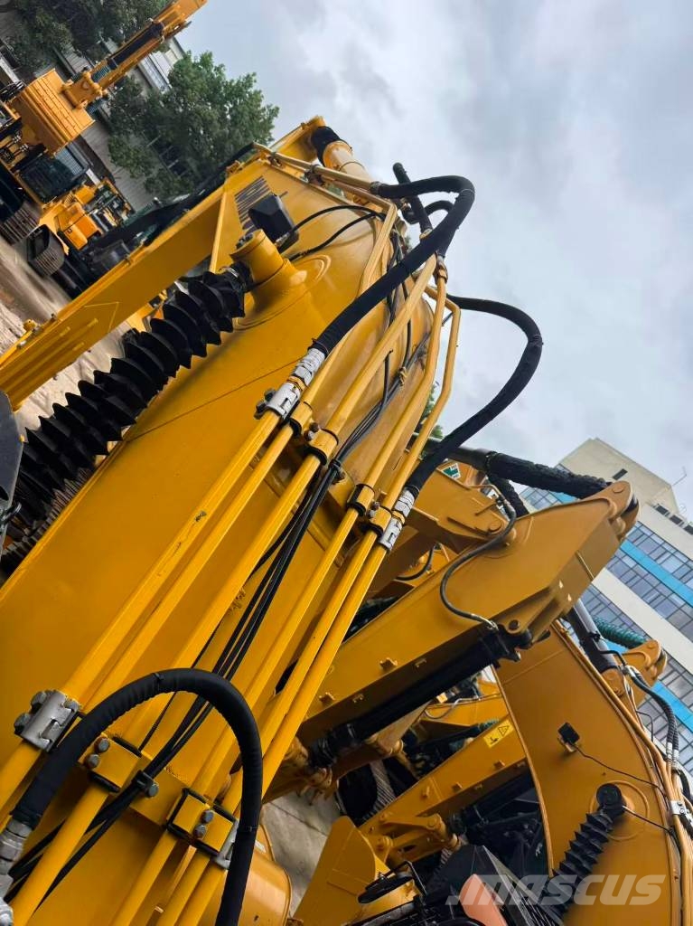 Komatsu PC 200-8 中型挖土機/掘鑿機/挖掘機 7t-12t