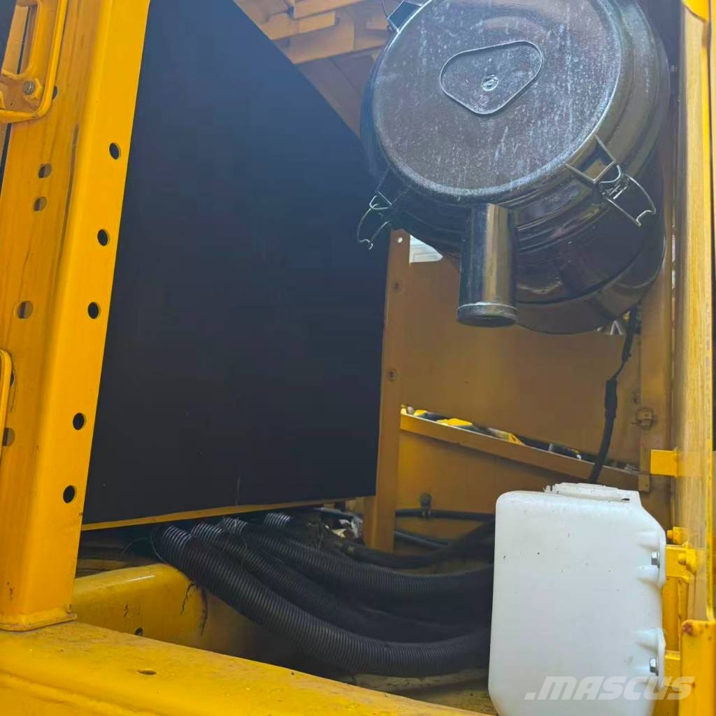 Komatsu PC 200-8 中型挖土機/掘鑿機/挖掘機 7t-12t