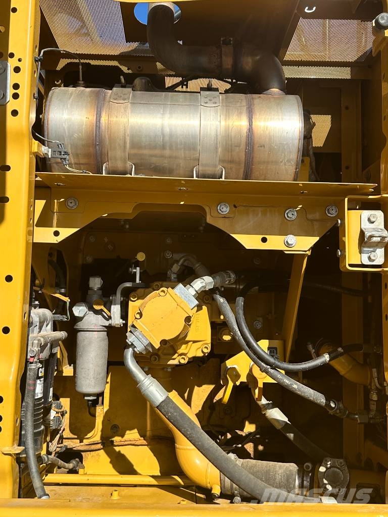 CAT 320 Crawler excavators
