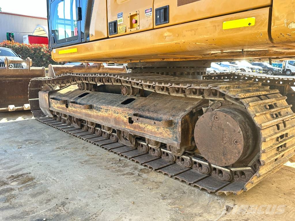 CAT 320 Crawler excavators