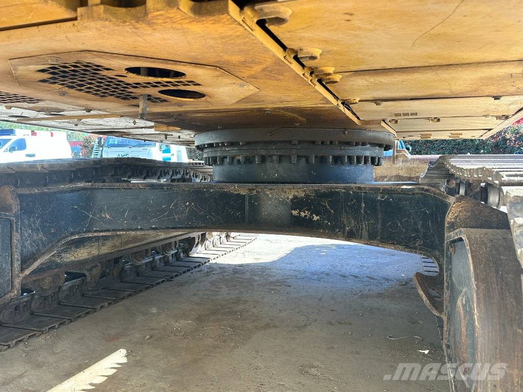 CAT 320 Crawler excavators