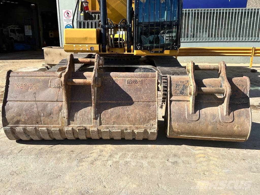 CAT 320 Crawler excavators