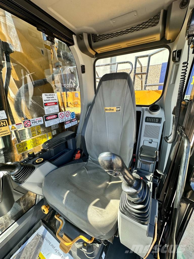 CAT 320 Crawler excavators
