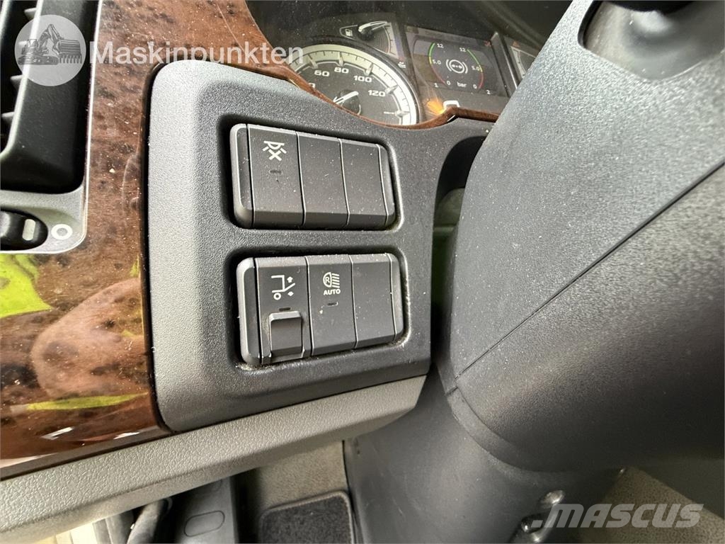 DAF FAN XF530Z Sanduk kamioni