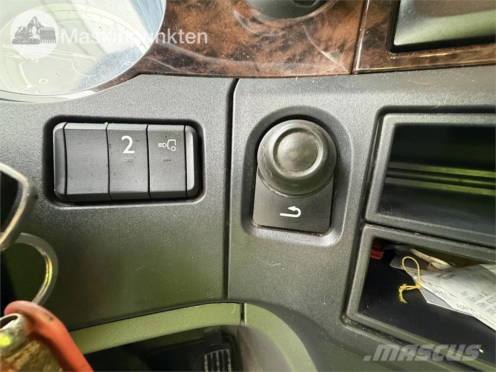 DAF FAN XF530Z Sanduk kamioni