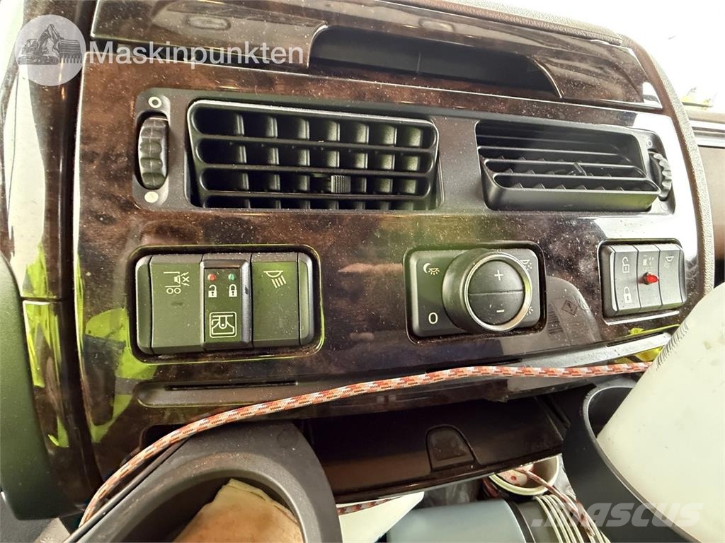 DAF FAN XF530Z Sanduk kamioni