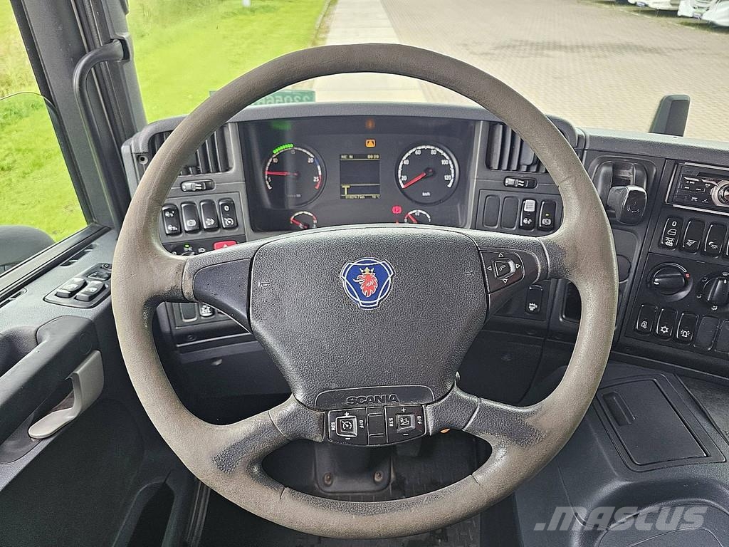 Scania P370 Тягачі
