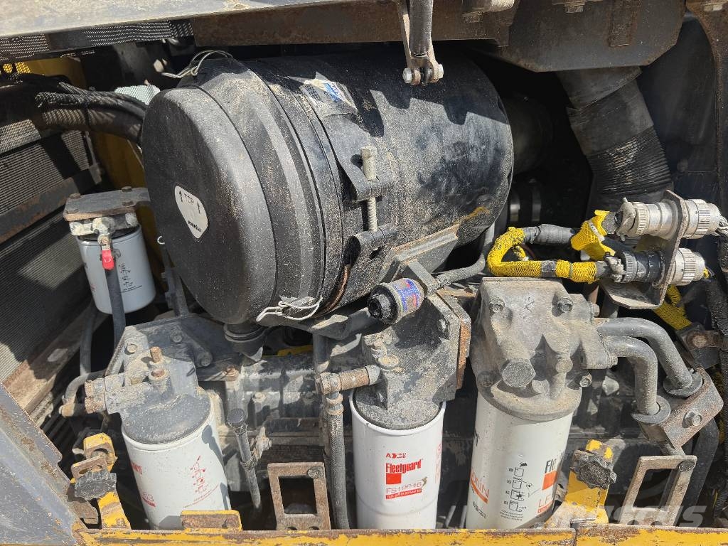 Komatsu D 65 PX-15 Buldožeri guseničari