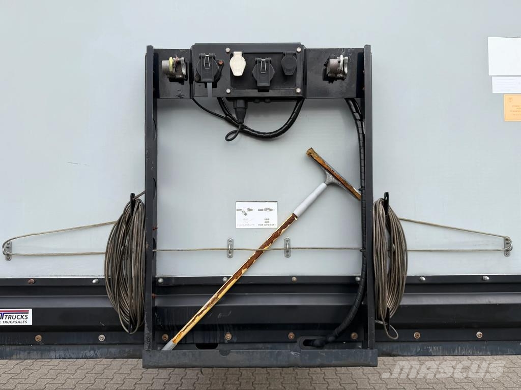 Wielton Schuifzeil-Dak / SAF-Disc / Lift-As *Apk* Curtainsider semi-trailers