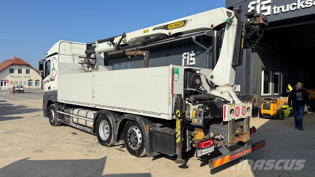 Mercedes-Benz ACTROS 2542 6X2 stake body - Crane PK 22.001L Kamioni sa otvorenim sandukom