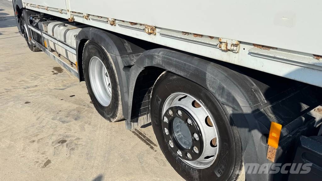 Mercedes-Benz ACTROS 2542 6X2 stake body - Crane PK 22.001L Kamioni sa otvorenim sandukom