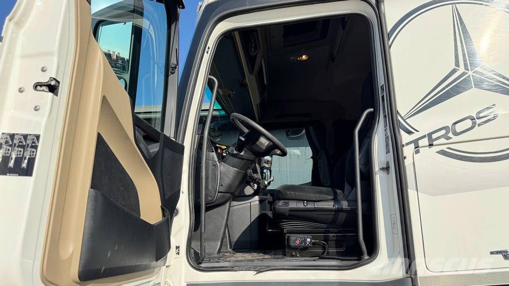 Mercedes-Benz ACTROS 2542 6X2 stake body - Crane PK 22.001L Kamioni sa otvorenim sandukom
