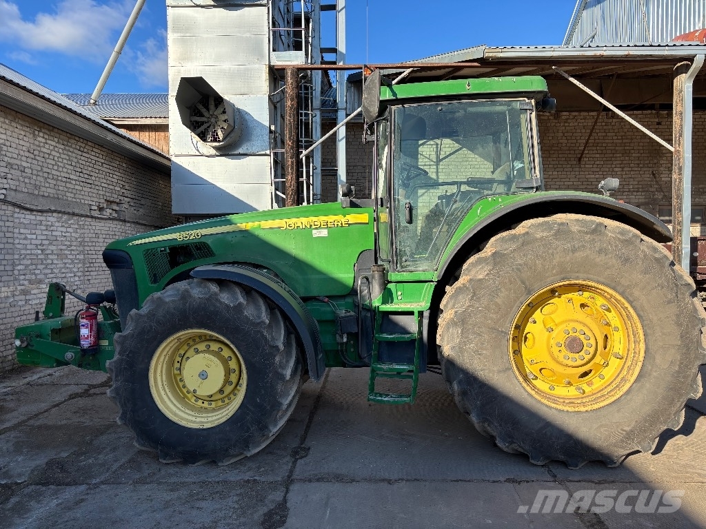 John Deere 8520 PowerShift Traktoriai