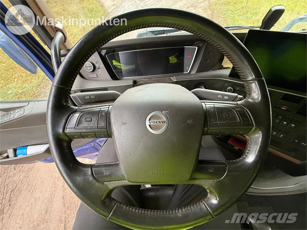 Volvo FH 64 목재 트럭