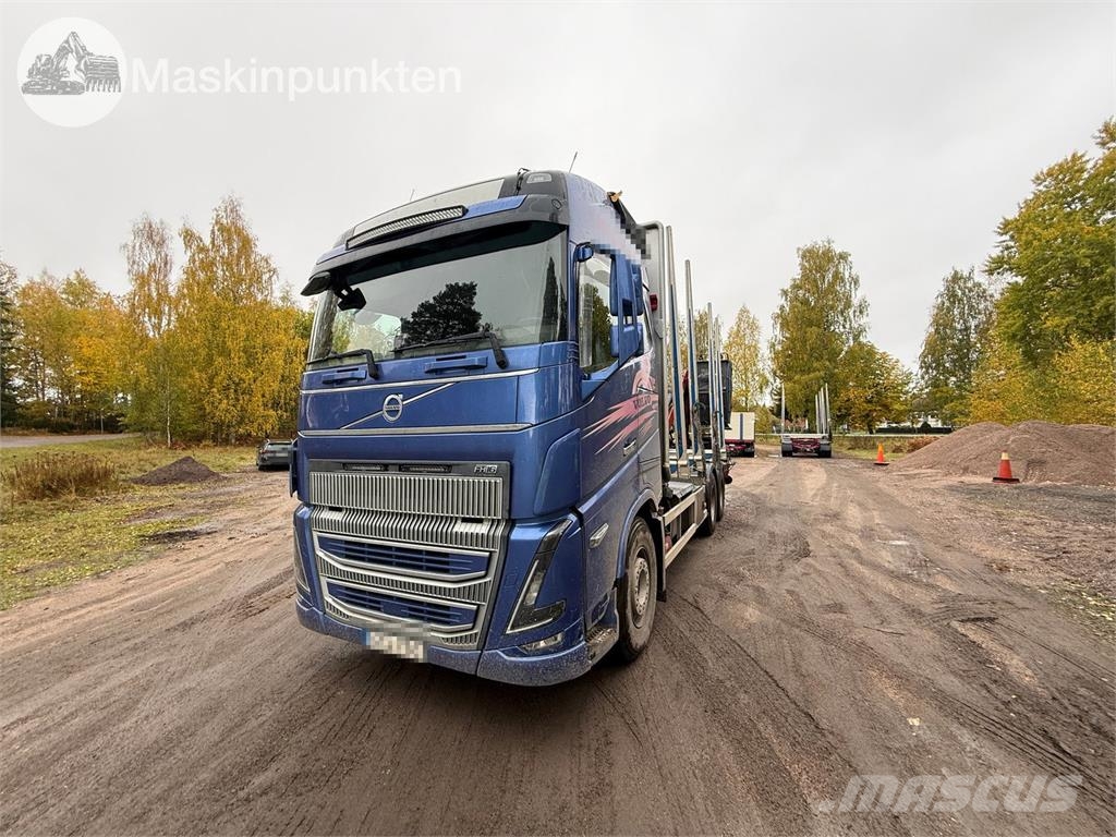 Volvo FH 64 목재 트럭