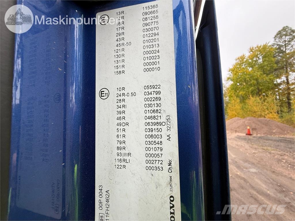 Volvo FH 64 목재 트럭