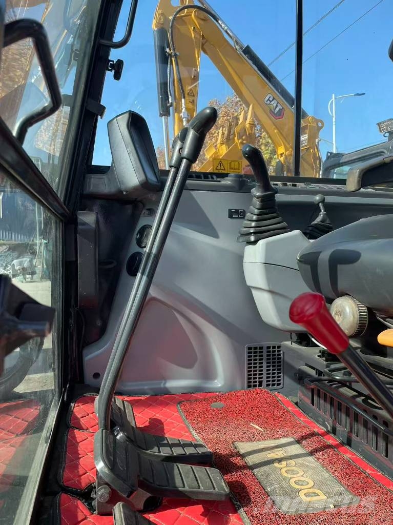 Doosan DX 60 Верижен екскаватор
