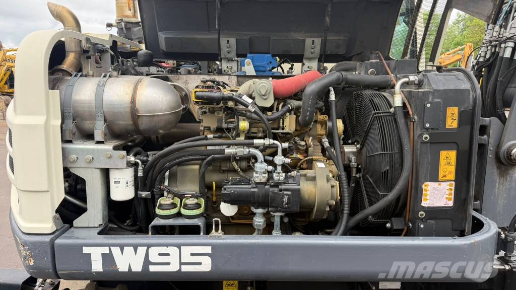 Yanmar TW 95 // BJ. 2017 / 5888H/SW/ZSA/4 Löffel/ 1 Gabel Escavadeiras de rodas