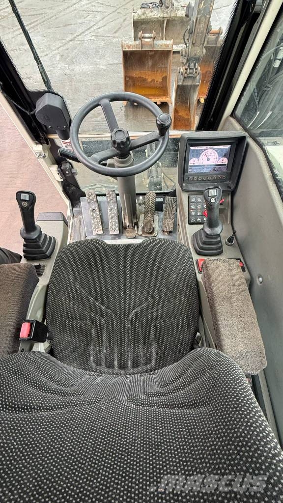 Yanmar TW 95 // BJ. 2017 / 5888H/SW/ZSA/4 Löffel/ 1 Gabel Escavadeiras de rodas