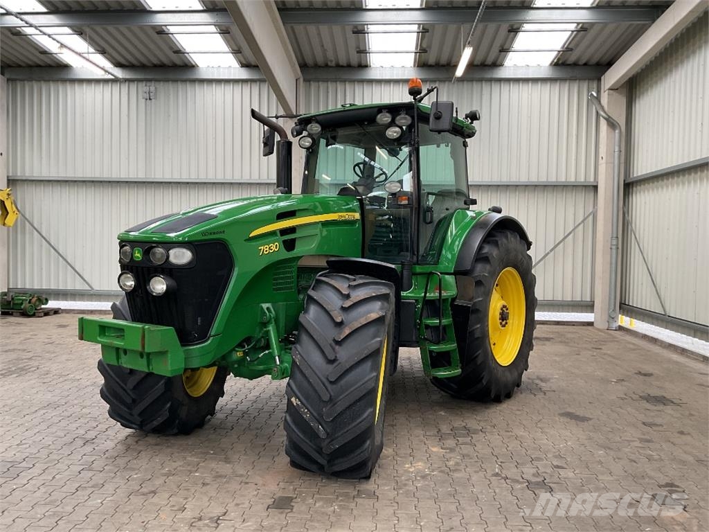 John Deere 7830 Traktoren