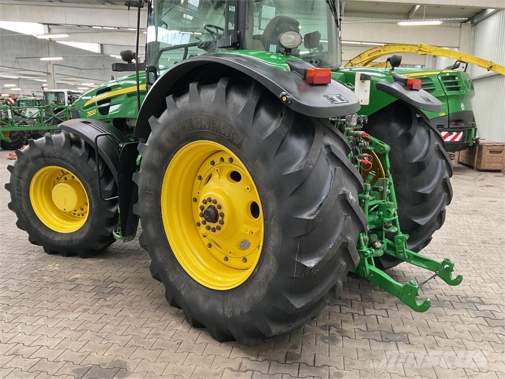 John Deere 7830 Traktoren