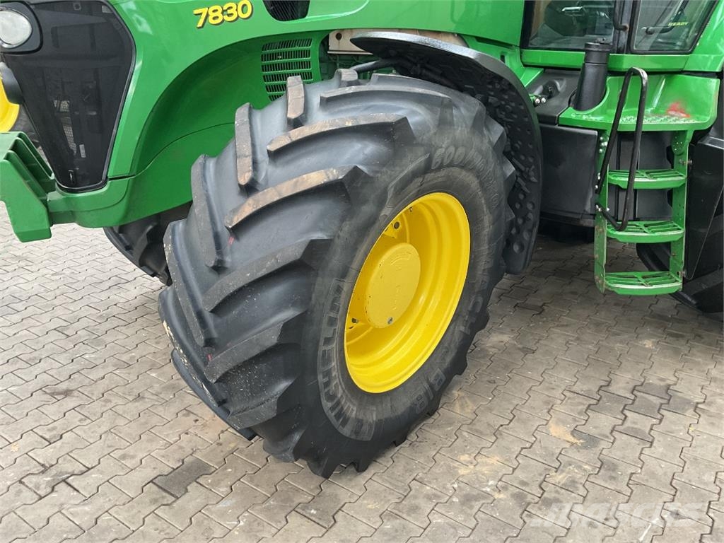 John Deere 7830 Traktoren