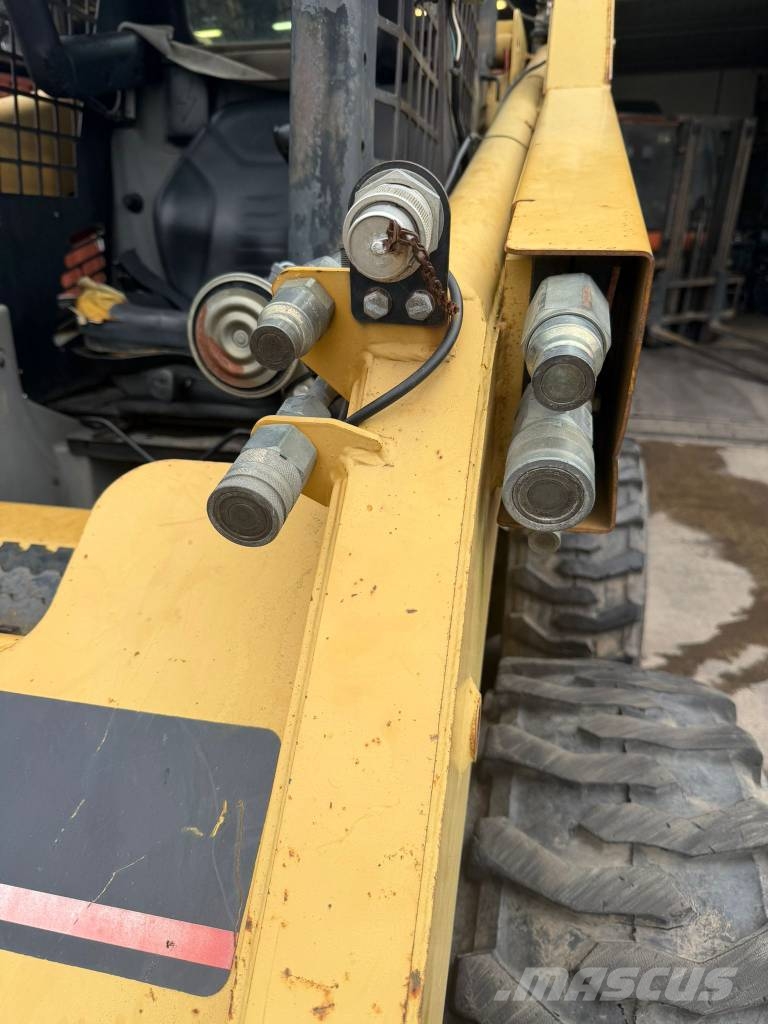 CAT 248B**Bj 2002*Bh 595 !!**Turbo*Bucket+forks Šmykom riadené nakladače