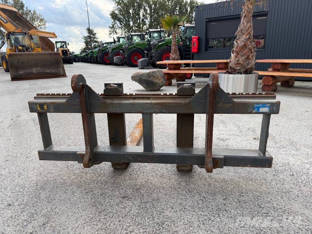 Pallet forks Volvo L70H Volvo qc connection (200cm x 157cm) Uñas para carretilla