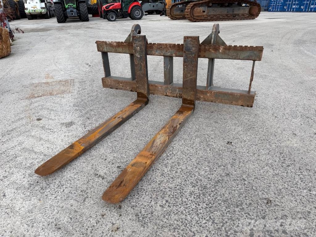 Pallet forks Volvo L70H Volvo qc connection (200cm x 157cm) Uñas para carretilla
