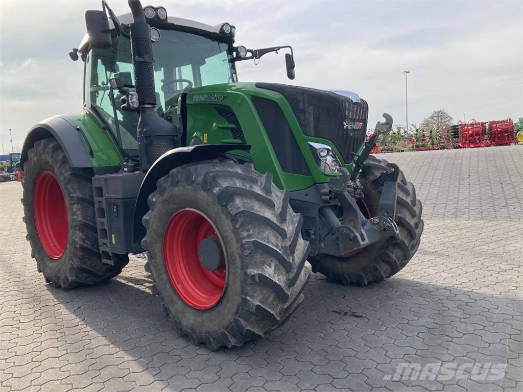 Fendt 826 Vario Profi ماكينات زراعية - غير ذلك