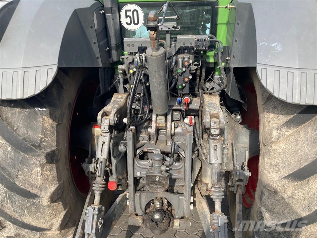 Fendt 826 Vario Profi ماكينات زراعية - غير ذلك