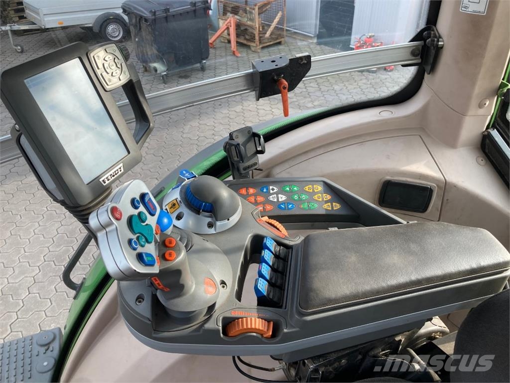 Fendt 826 Vario Profi ماكينات زراعية - غير ذلك