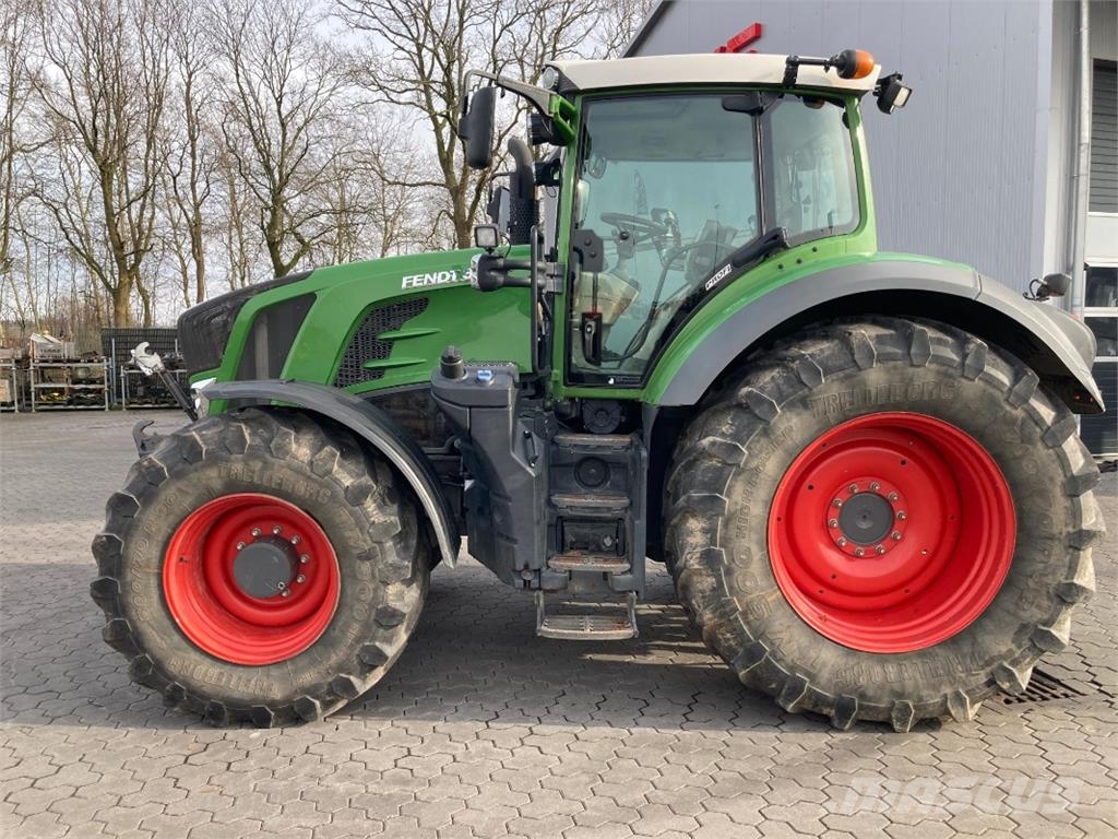 Fendt 826 Vario Profi ماكينات زراعية - غير ذلك
