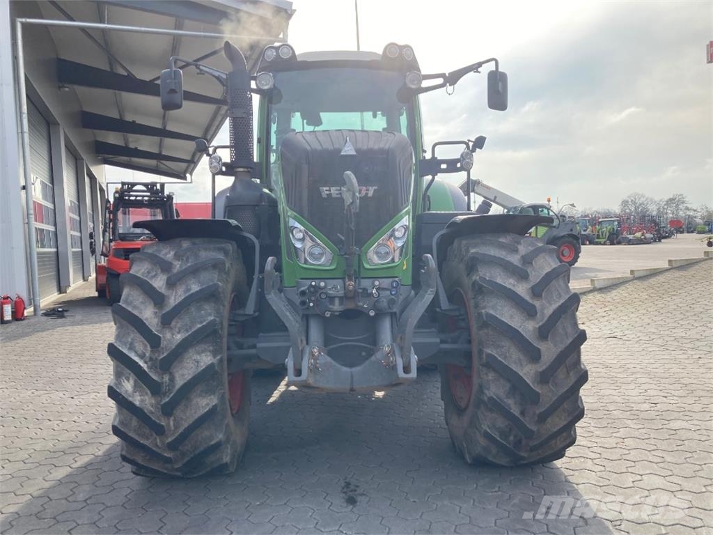 Fendt 826 Vario Profi ماكينات زراعية - غير ذلك