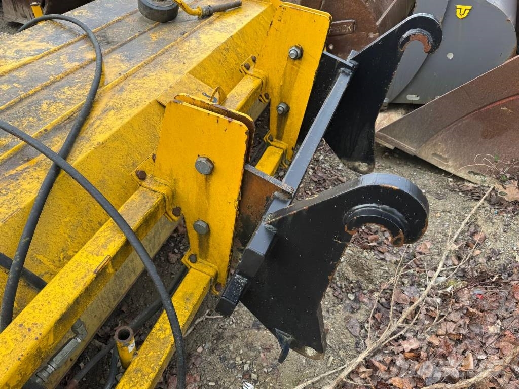  Balayeuse Volvo L60 Rabaud turbonet 2000 Cepillos