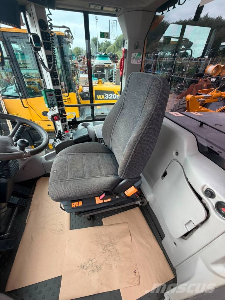 Volvo L 70 G Pale gommate