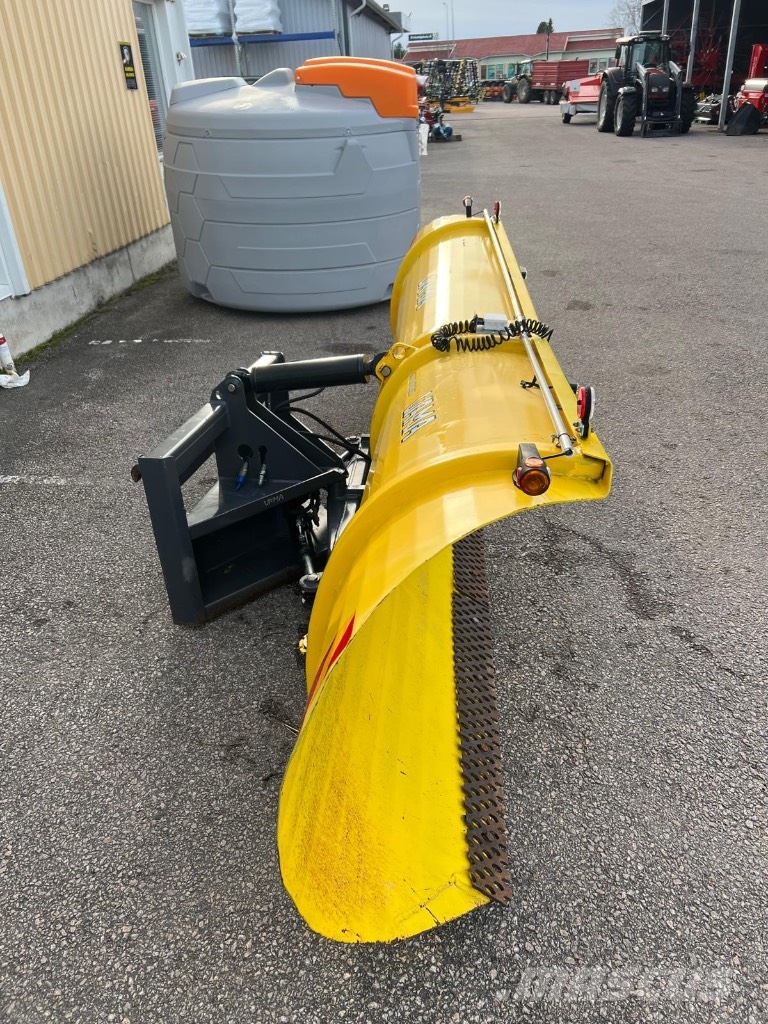 Vama EA 3200 KK perhosaura スノーブレードとプラウ