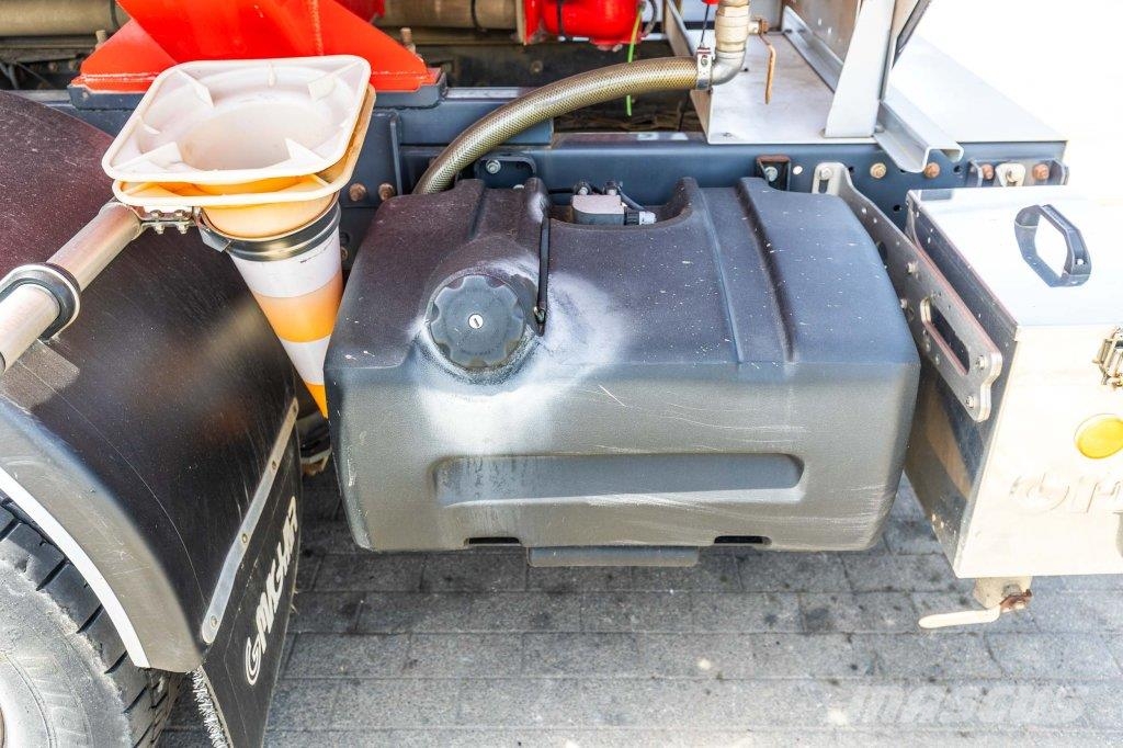 Volvo FL 280 +MAGYAR 11.000L+4COMP Camiones cisternas