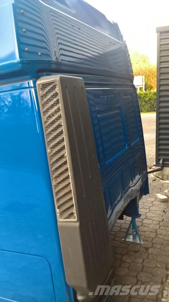 Iveco STRALIS AT EURO 5 2008 -> Cabinas e interior