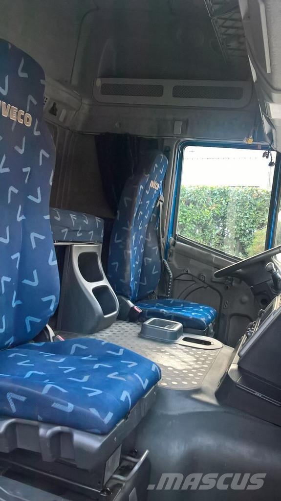 Iveco STRALIS AT EURO 5 2008 -> Cabinas e interior