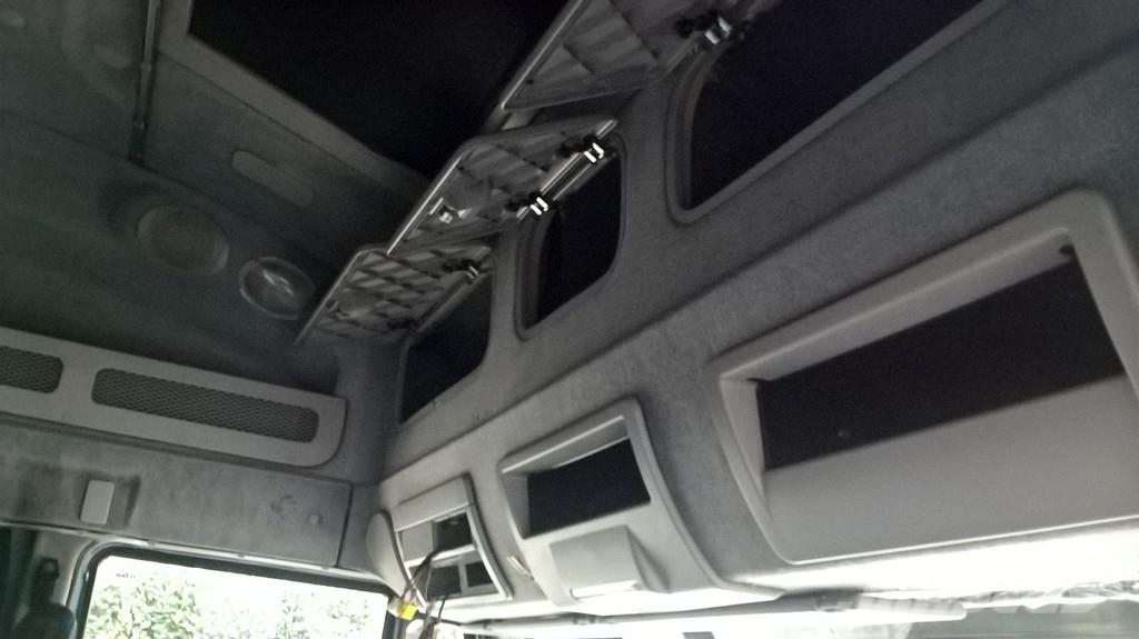 Iveco STRALIS AT EURO 5 2008 -> Cabinas e interior