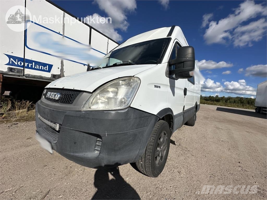 Iveco Daily IV شاحنات ذات هيكل صندوقي