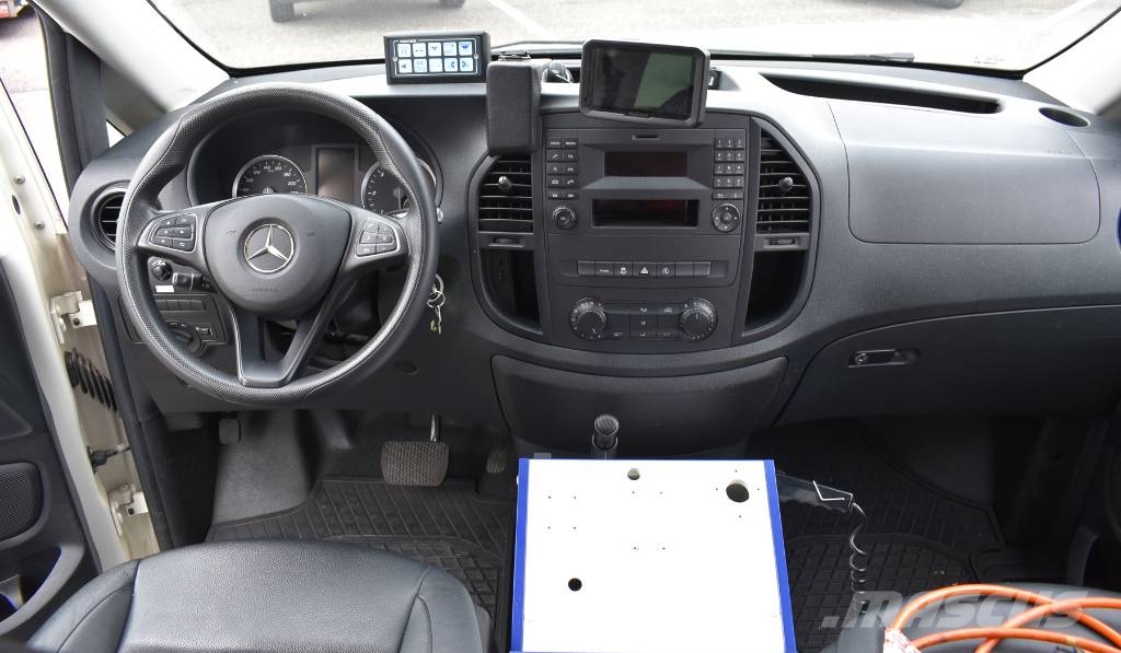 Mercedes-Benz Vito 4x4 Notarzt Einsatzfahrzeug NEF Ambulanslar