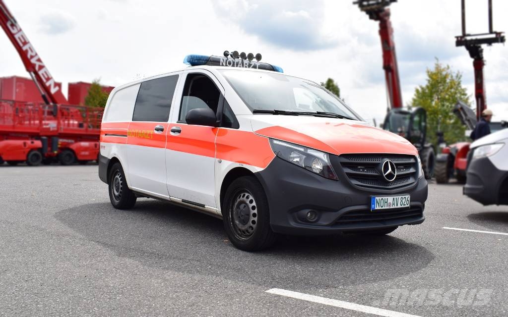 Mercedes-Benz Vito 4x4 Notarzt Einsatzfahrzeug NEF Ambulanslar