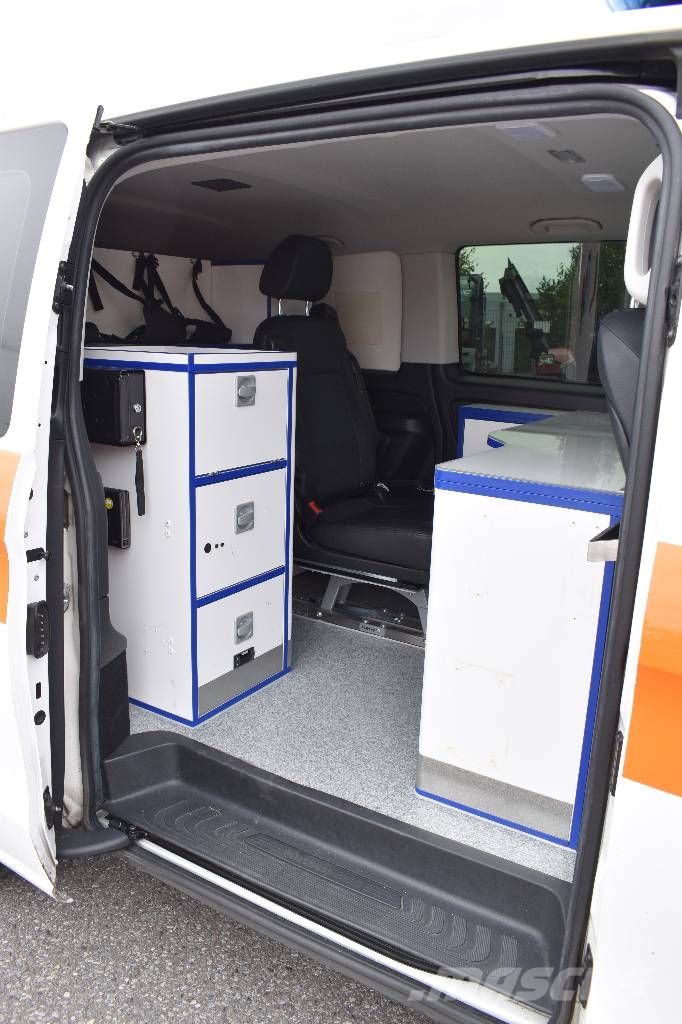 Mercedes-Benz Vito 4x4 Notarzt Einsatzfahrzeug NEF Ambulanslar