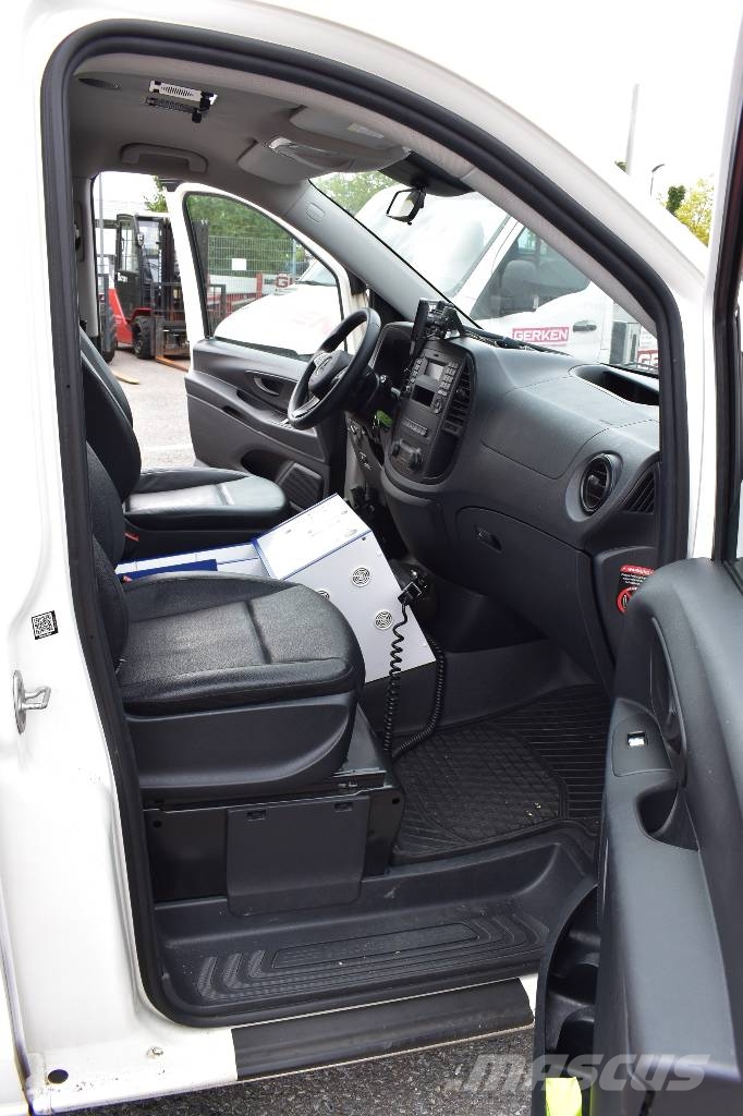 Mercedes-Benz Vito 4x4 Notarzt Einsatzfahrzeug NEF Ambulanslar