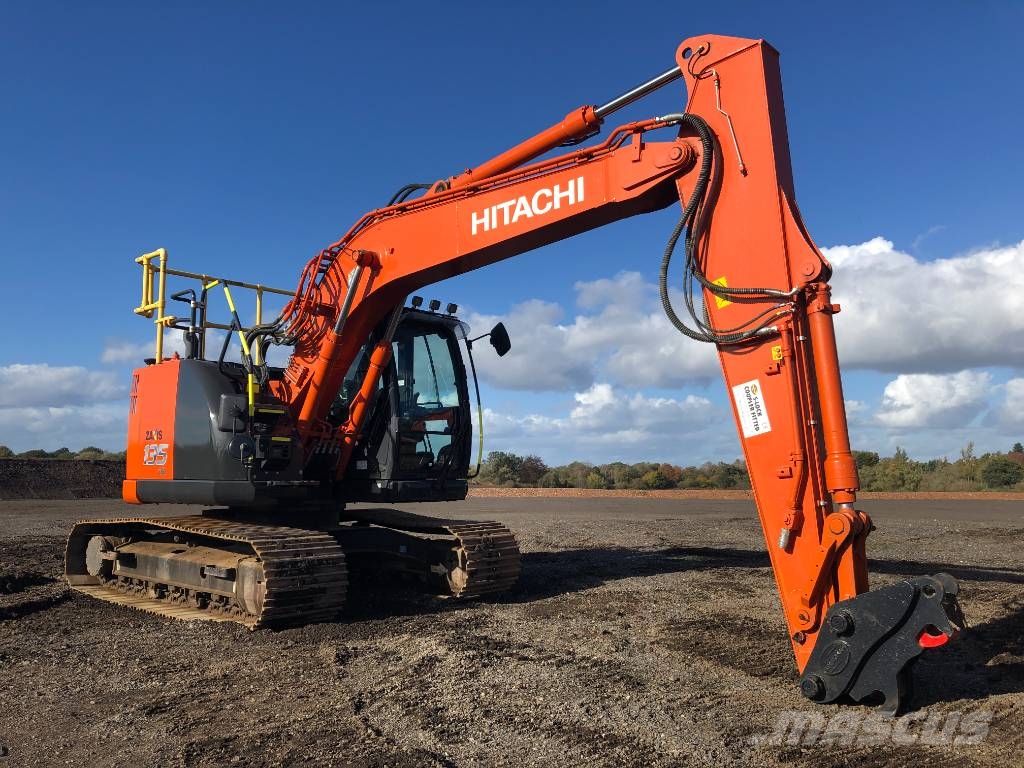 Hitachi ZX 135 US-7 حفارات زحافة