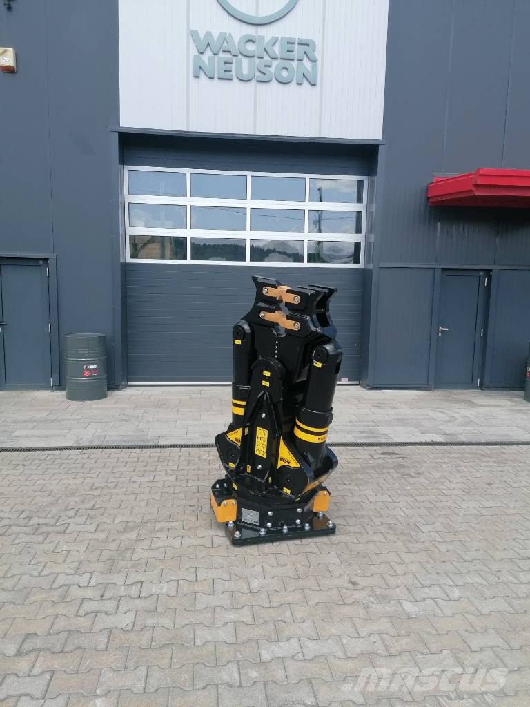 MB Crusher PT1150 مقصات هيدروليكية