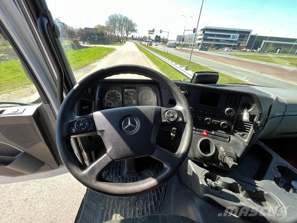 Mercedes-Benz Antos 1836 4x2 Dobozos teherautók
