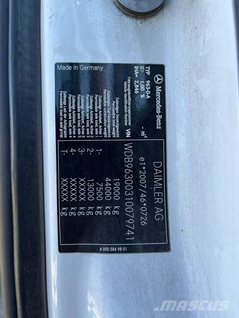 Mercedes-Benz Antos 1836 4x2 Dobozos teherautók